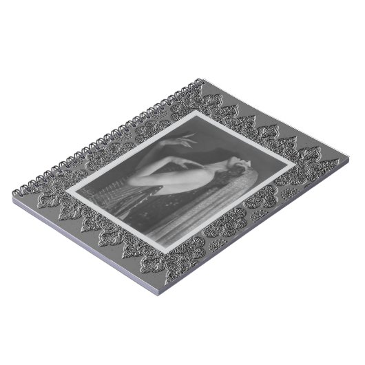 Spiralnotebook mit Vintager Tänzerin Notizblock (Linke Seite)