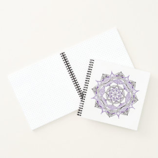 Spiralnotizbuch mit violettem Mandala-Design Notizblock