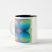 SPIRALPATTER ZWEIFARBIGE TASSE (Vorderseite Links)