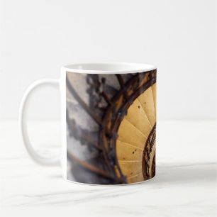 Spiralrundtreppen Treppenhaus altes Gebäude Treppe Kaffeetasse