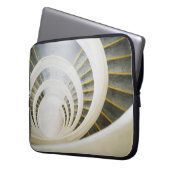 Spiralschwarz-weiße Treppe Laptopschutzhülle (Vorderseite Links)