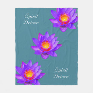 Spirit Driven Lotus Blume auf Bluish Aquamarin Fleecedecke