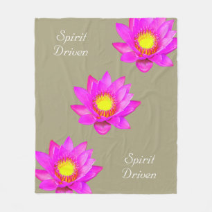 Spirit Driven Lotus Blume auf Sand Beige Fleecedecke