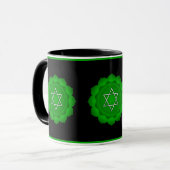 Spirituelles Grünes Herz Chakra Zen Yoga Namaste Tasse (Vorderseite Links)