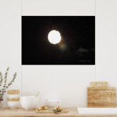 Spirituosen an einer mondbeleuchteten Nacht Poster (Küche)