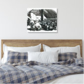 Spitalfields Soup Kitchen, 1867 Leinwanddruck (Insitu (Schlafzimmer))