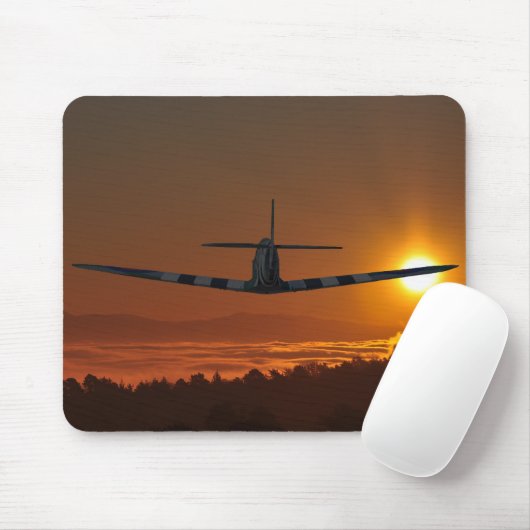 Spitfire fliegt in den Sonnenaufgang Mousepad (Mit Mouse)