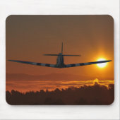 Spitfire fliegt in den Sonnenaufgang Mousepad (Vorne)
