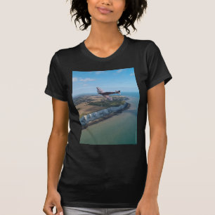 Spitfire über der englischen Küste T-Shirt