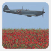 Spitfire und Poppies Quadratischer Aufkleber (Vorderseite)