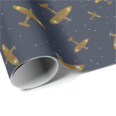 Spitfire War Flugzeug auf Navy Blue Pattern Geschenkpapier (Rolleneckpunkt)
