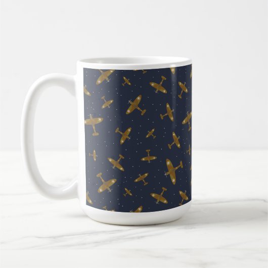 Spitfire War Flugzeug Muster auf Navy Blue Kaffeetasse (Links)