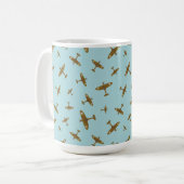 Spitfire War Flugzeug Muster auf Pastellblau Kaffeetasse (Vorderseite Links)