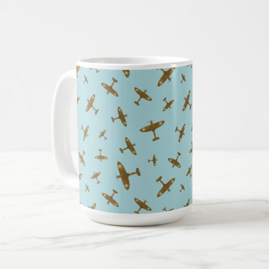 Spitfire War Flugzeug Muster auf Pastellblau Kaffeetasse (Vorderseite Links)