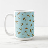 Spitfire War Flugzeug Muster auf Pastellblau Kaffeetasse (Links)