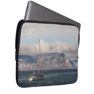Spitsbergen Svalbard Sailboat Laptopschutzhülle