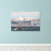 Spitsbergen Svalbard Sailboat Leinwanddruck (Insitu (Holzboden))