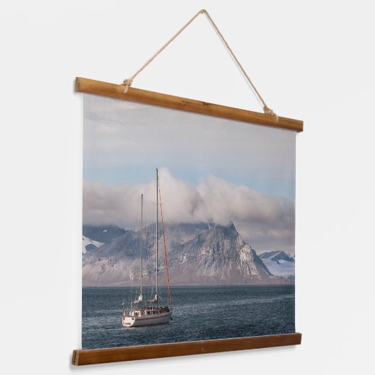 Spitsbergen Svalbard Sailboat Wandteppich Mit Holzrahmen (Gewinkelt)