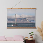 Spitsbergen Svalbard Sailboat Wandteppich Mit Holzrahmen (Schlafzimmer)