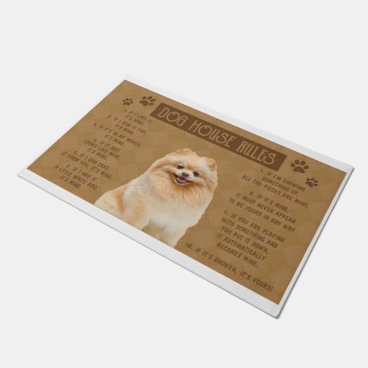 Spitz Dog House regiert, wenn es kaputt ist, dann  Fußmatte (Schrägansicht)