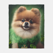 Spitz Dog in St. Patrick's Day Dress Fleecedecke (Vorderseite)