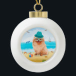 Spitz Dog on Beach Keramik Kugel-Ornament<br><div class="desc">Ein Spitz,  der am Strand sitzt,  ist eine gute Geschenkidee für jemanden,  der diese Hundin Liebe.</div>
