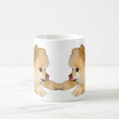 Spitz-Hund, der heraus Zunge haftet Kaffeetasse (Mittel)