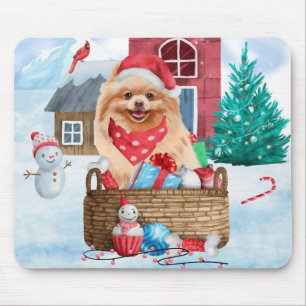 Spitz Hund im Schnee Weihnachtshundehaus Mousepad
