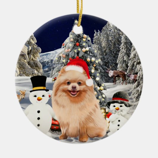 Spitz Hund sitzend in Schnee-Weihnachtsmannmütze-L Keramik Ornament (Vorne)