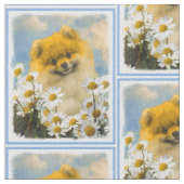 Spitz in den malenden Gänseblümchen - Stoff (Nahaufnahme)