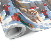 Spitz läuft im Schnee mit Weihnachtshut Geschenkpapier (Rolleneckpunkt)