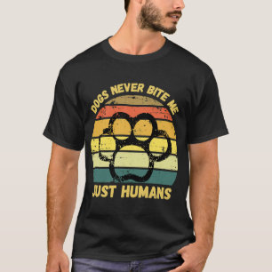 Spitz Meme Hunde beißen mir nie nur Spaß T-Shirt