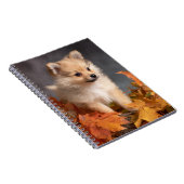 Spitz Welpe mit Herbstleaves Spirale Notizblock (Rechte Seite)