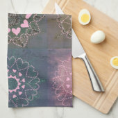 Spitze ähnliche rosa Herz-Mandala und Grau Geschirrtuch (Viertel Falte)