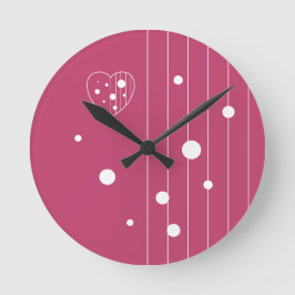 Spitze der Liebe Runde Wanduhr