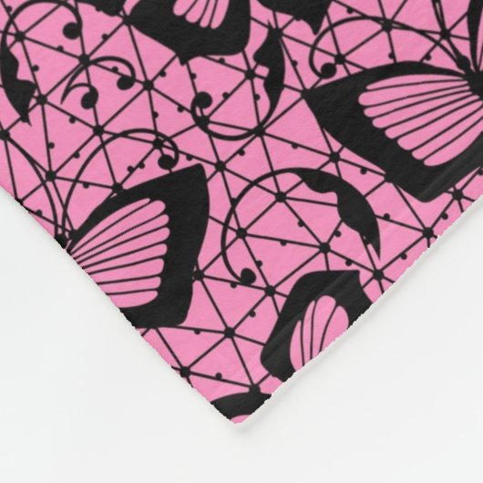 Spitzemuster mit Schmetterlingen Fleecedecke (Ecke)