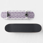 Spitzemuster mit Schmetterlingen Skateboard (Horizontal)