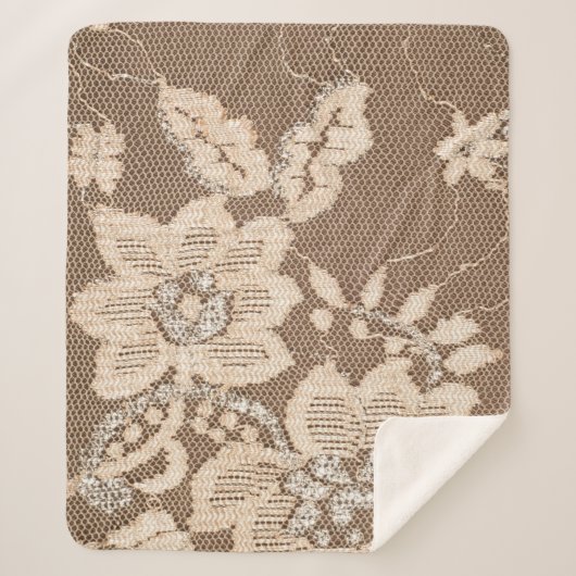 Spitzen Delikatessen: Weißes Stoffkunst Sherpadecke (Vorderseite)