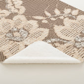 Spitzen Delikatessen: Weißes Stoffkunst Sherpadecke (3/4)