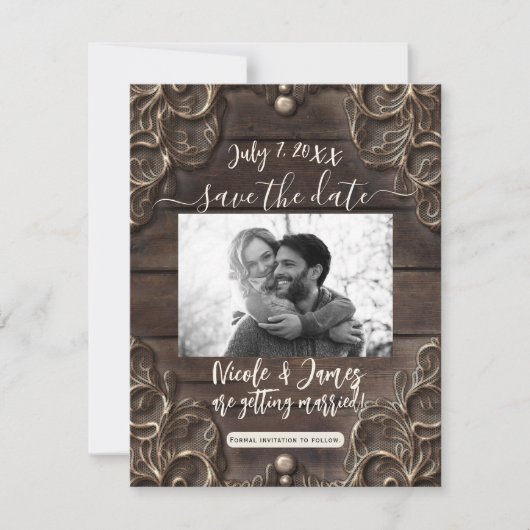 Spitzen- und Dunkelholz Rustikal Save the Date Vin Einladung (Vorderseite)