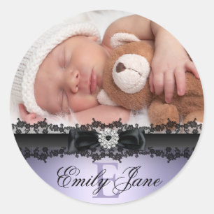 Spitzen- und Schleifen-Lila-Foto-Geburtsanzeige-Au Runder Aufkleber