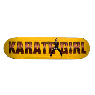 SPITZENkarate-Mädchen Skateboard