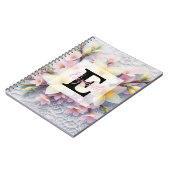Spitzenmonogramm rosa und gelbe Frühlingsblumen Notizblock (Linke Seite)