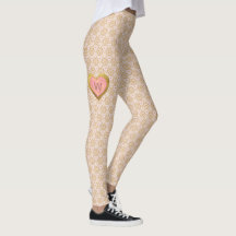 Spitzenmuster mit rosa und goldenem Herz-Monogramm