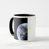 Spitzer startet kurz nach dem Start die Erde Tasse (Vorderseite Links)