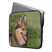 Spitzheadshot-Keuchen Laptopschutzhülle (Vorderseite Links)