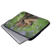 Spitzheadshot-Sitzen Laptopschutzhülle (Vorne Knopf)