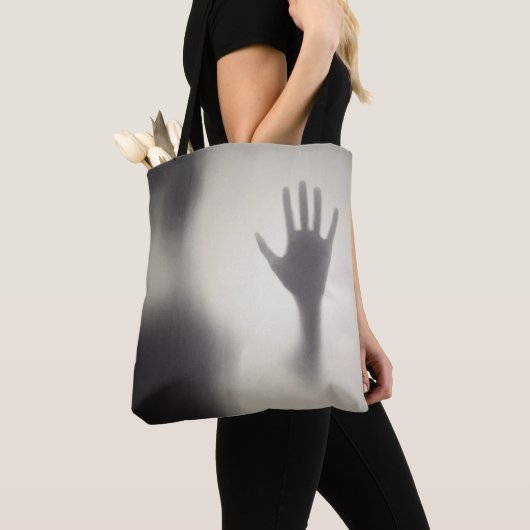 Spitzige Hand auf der Glasplatte Halloween Totbeut Tasche (Von Nahem)