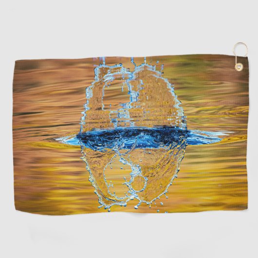 Splash auf einen Fall Abend Golfhandtuch (Horizontal)