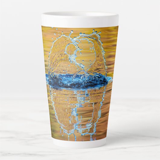 Splash auf einen Fall Abend Milchtasse (Vorderseite)